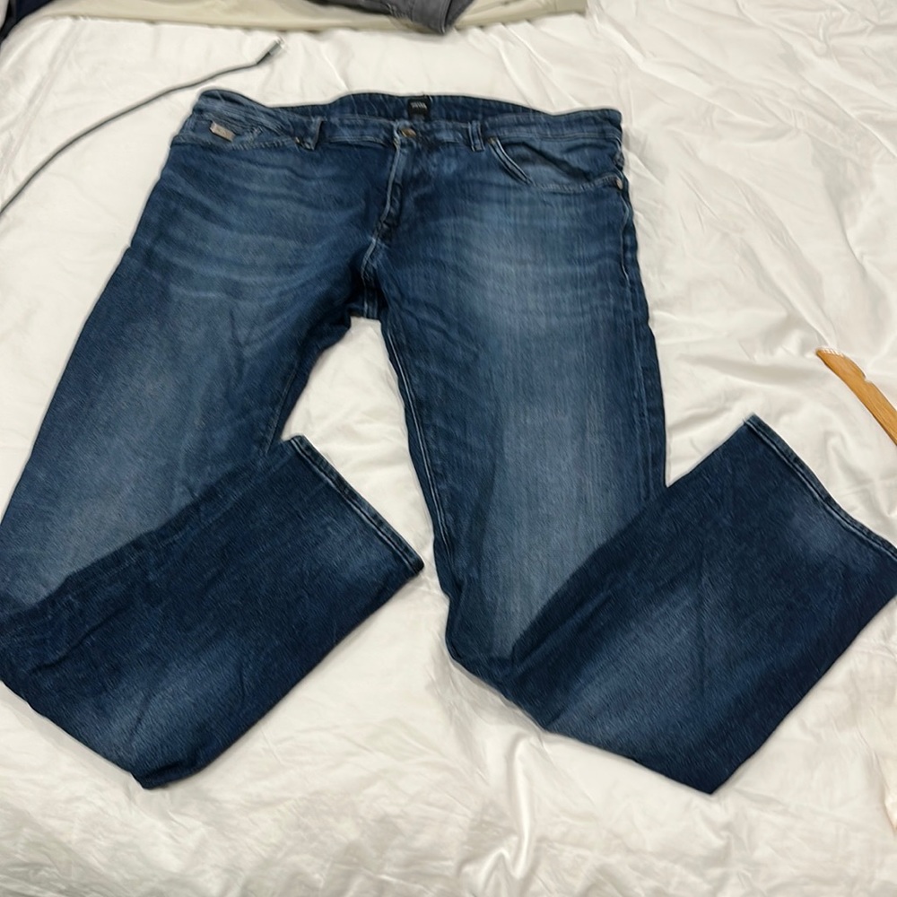 BOSS Dark/faded wash-size 36x32 waist